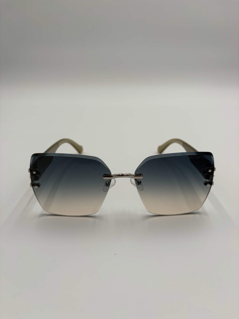Louis Vuitton Sunglasses Shade LV Shade